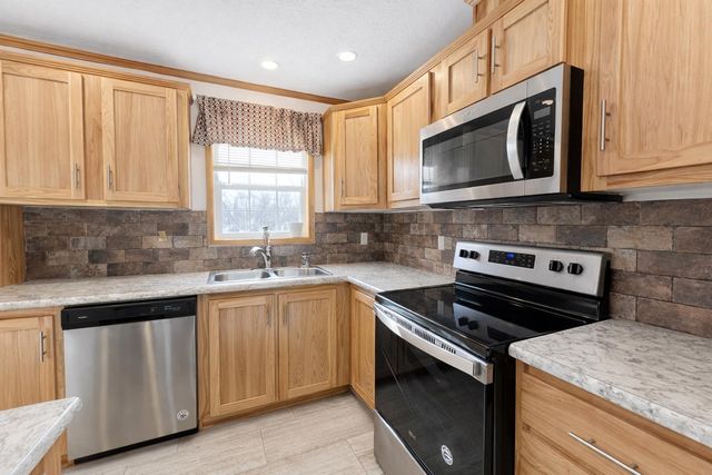 43 Crystal Lane, Lyndon, VT 05851