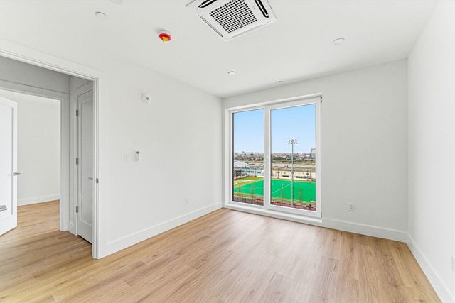 1035 Commonwealth Ave 610, Boston, MA 02215