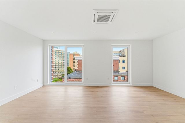 1035 Commonwealth Ave 610, Boston, MA 02215