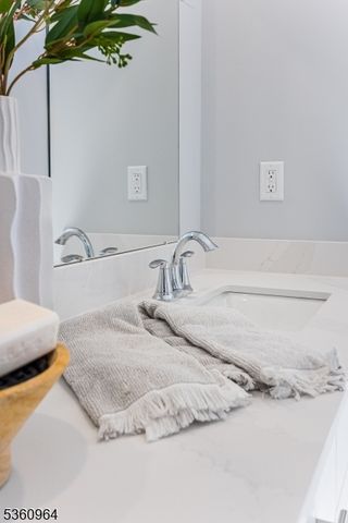 68 Eastwood Ter, East Hanover Twp., NJ 07936