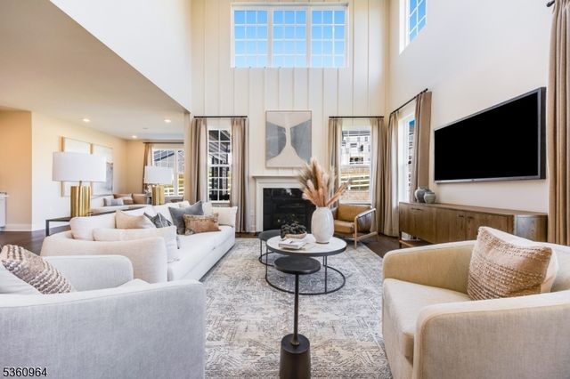 68 Eastwood Ter, East Hanover Twp., NJ 07936