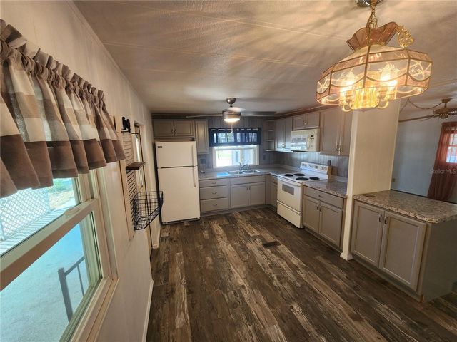 808 53RD AVENUE E 191, Bradenton, FL 34203