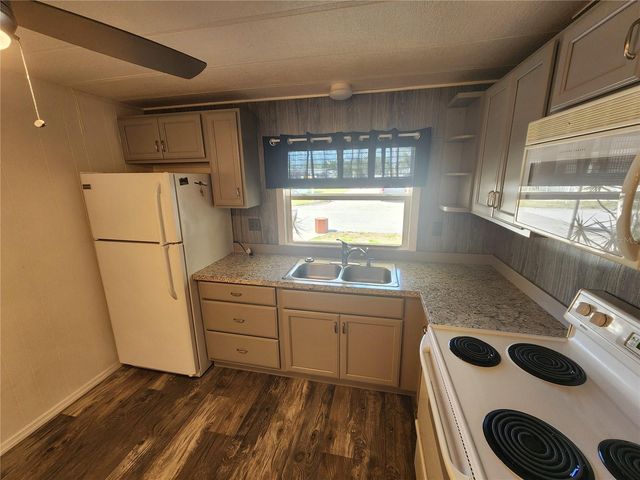 808 53RD AVENUE E 191, Bradenton, FL 34203