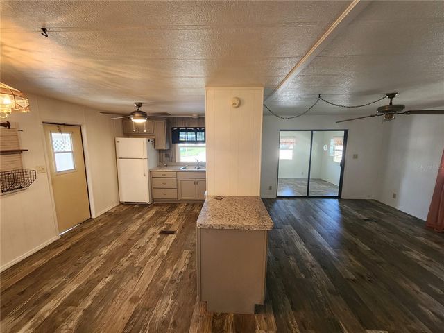 808 53RD AVENUE E 191, Bradenton, FL 34203