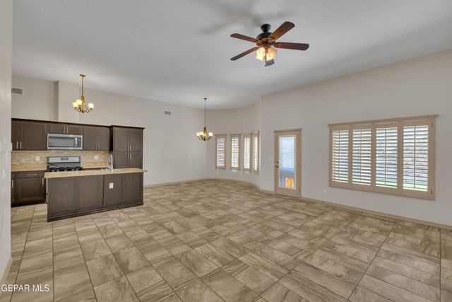 7812 ENCHANTED VIEW Drive, El Paso, TX 79911