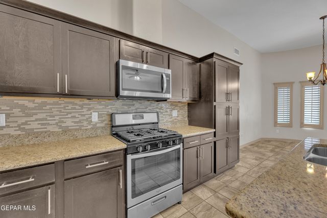 7812 ENCHANTED VIEW Drive, El Paso, TX 79911