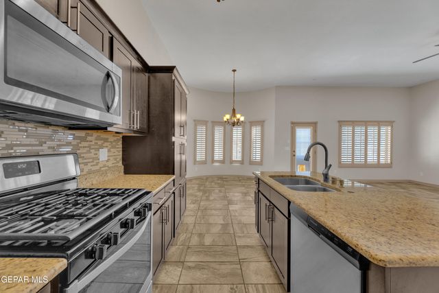 7812 ENCHANTED VIEW Drive, El Paso, TX 79911