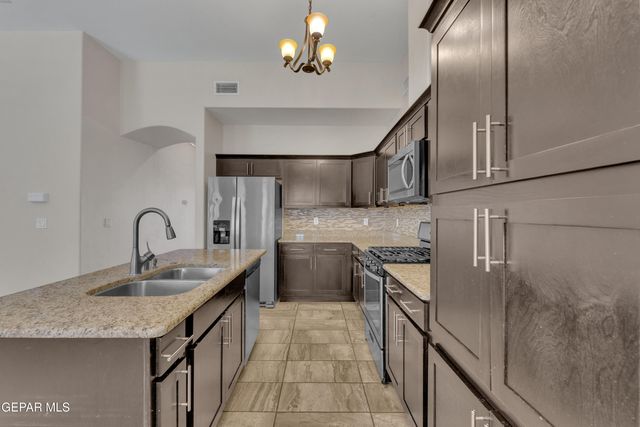 7812 ENCHANTED VIEW Drive, El Paso, TX 79911