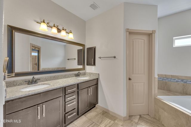7812 ENCHANTED VIEW Drive, El Paso, TX 79911
