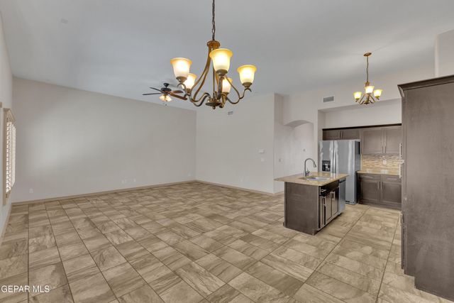 7812 ENCHANTED VIEW Drive, El Paso, TX 79911