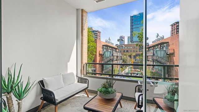 325 7Th Ave 215, San Diego, CA 92101