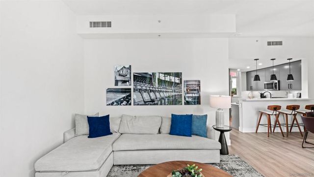 325 7Th Ave 215, San Diego, CA 92101