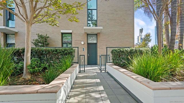 325 7Th Ave 215, San Diego, CA 92101