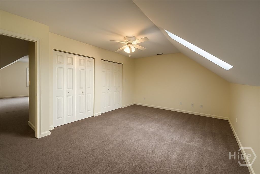 Image 14 of property listing at 1315 - Upstairs Bonaventure Road upstair, Savannah, GA 31404