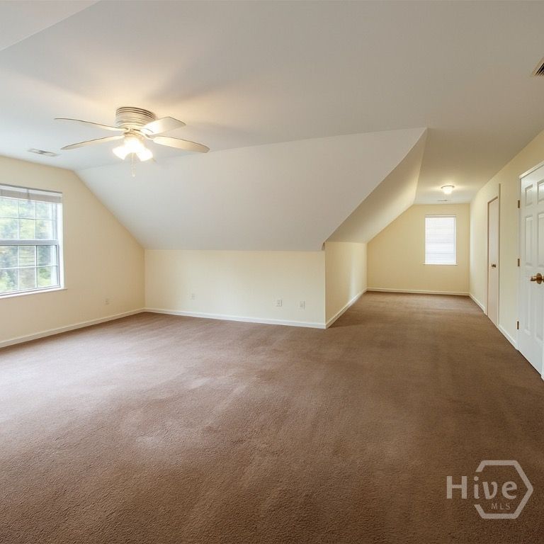 Image 2 of property listing at 1315 - Upstairs Bonaventure Road upstair, Savannah, GA 31404