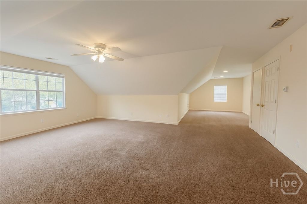 Image 4 of property listing at 1315 - Upstairs Bonaventure Road upstair, Savannah, GA 31404
