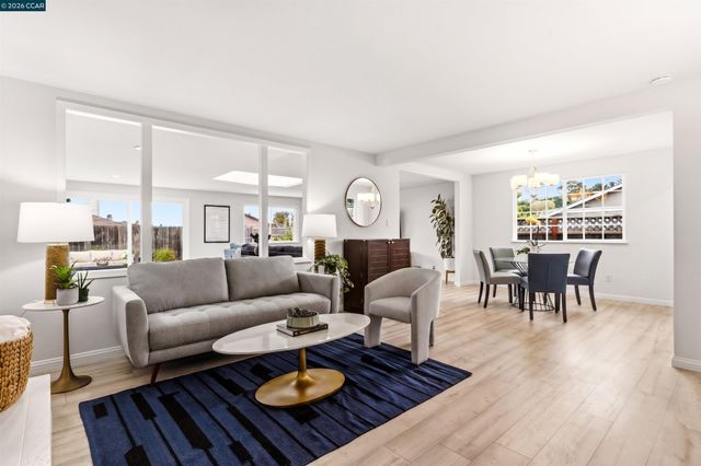 1172 Peralta Rd, Pacifica, CA 94044