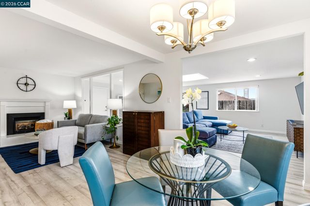 1172 Peralta Rd, Pacifica, CA 94044