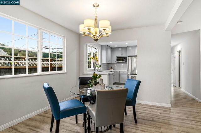 1172 Peralta Rd, Pacifica, CA 94044