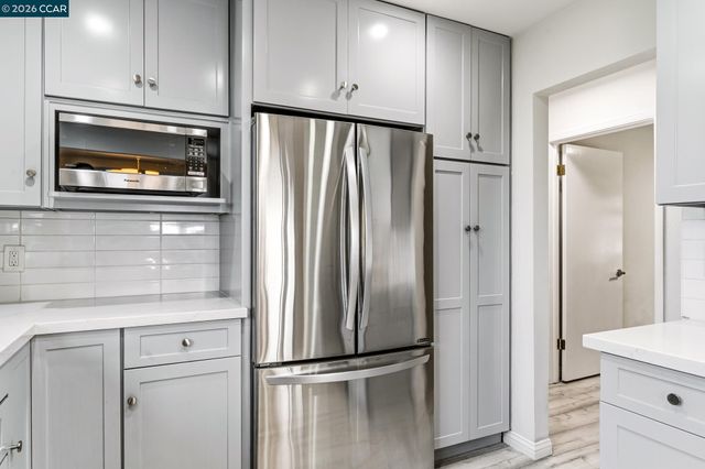 1172 Peralta Rd, Pacifica, CA 94044