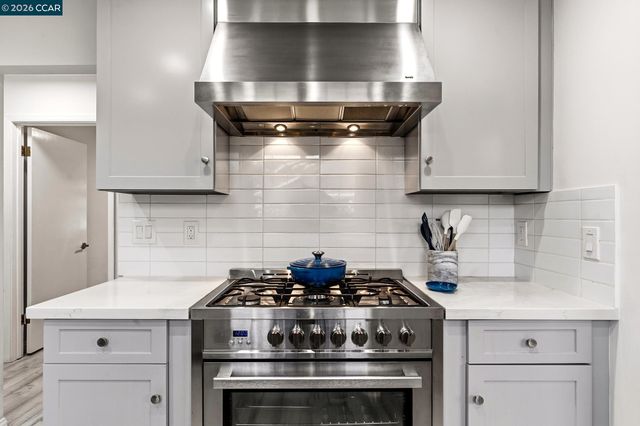 1172 Peralta Rd, Pacifica, CA 94044