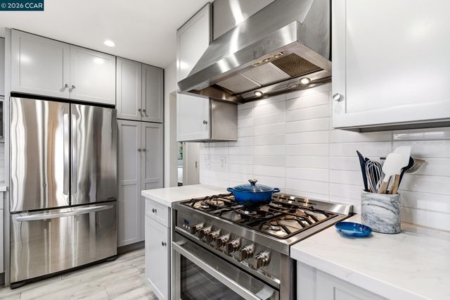 1172 Peralta Rd, Pacifica, CA 94044