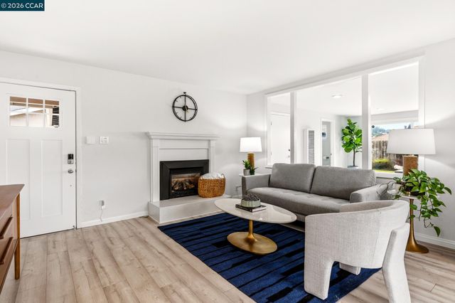 1172 Peralta Rd, Pacifica, CA 94044