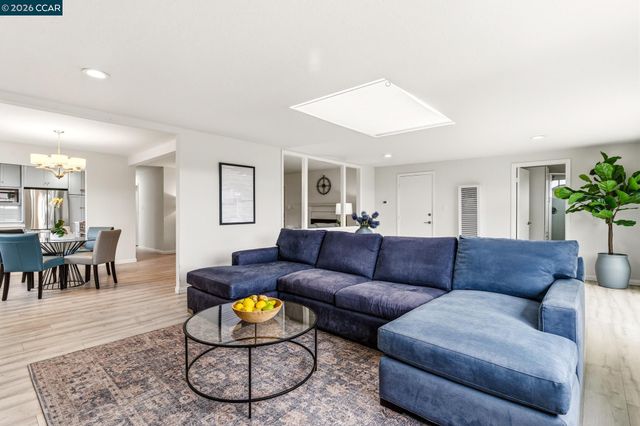 1172 Peralta Rd, Pacifica, CA 94044