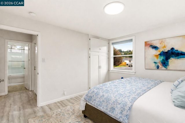 1172 Peralta Rd, Pacifica, CA 94044