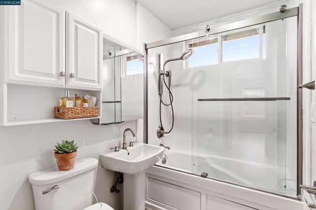 1172 Peralta Rd, Pacifica, CA 94044