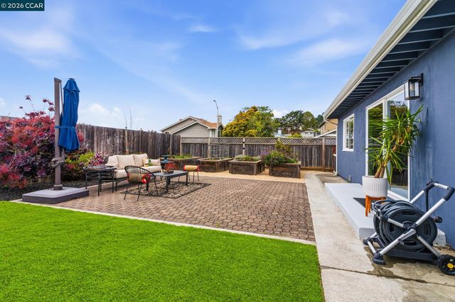 1172 Peralta Rd, Pacifica, CA 94044