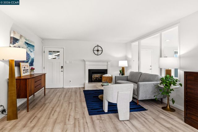 1172 Peralta Rd, Pacifica, CA 94044