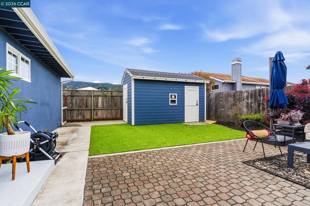 1172 Peralta Rd, Pacifica, CA 94044