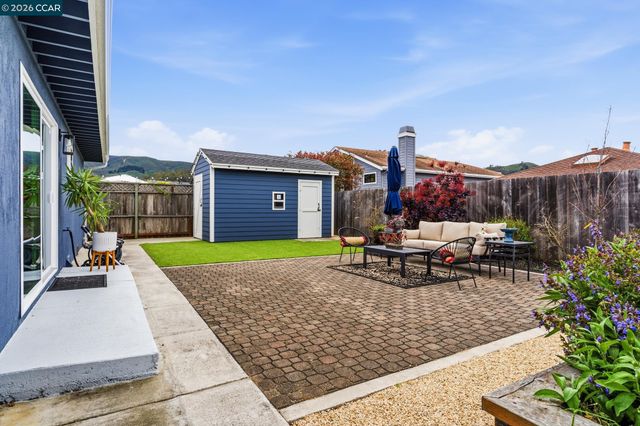 1172 Peralta Rd, Pacifica, CA 94044