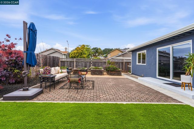 1172 Peralta Rd, Pacifica, CA 94044