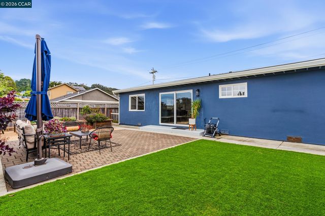 1172 Peralta Rd, Pacifica, CA 94044