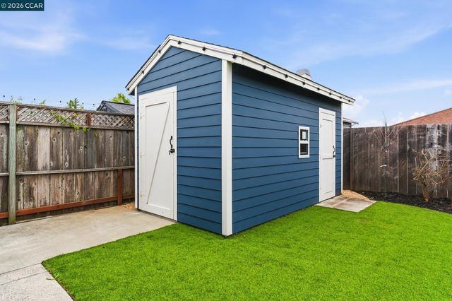 1172 Peralta Rd, Pacifica, CA 94044