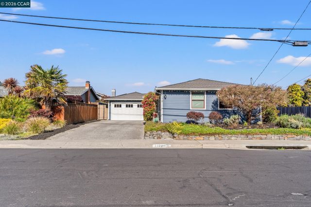 1172 Peralta Rd, Pacifica, CA 94044