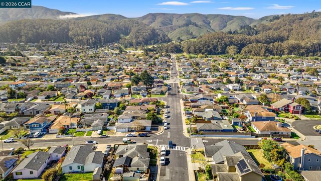 1172 Peralta Rd, Pacifica, CA 94044