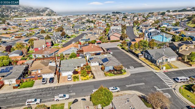 1172 Peralta Rd, Pacifica, CA 94044
