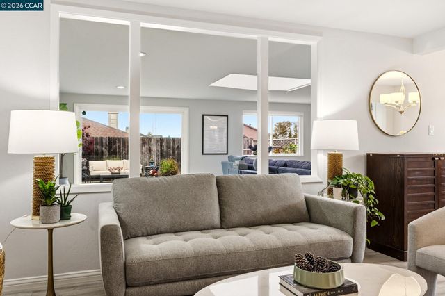 1172 Peralta Rd, Pacifica, CA 94044