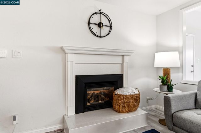 1172 Peralta Rd, Pacifica, CA 94044