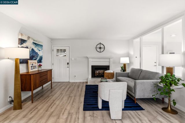 1172 Peralta Rd, Pacifica, CA 94044