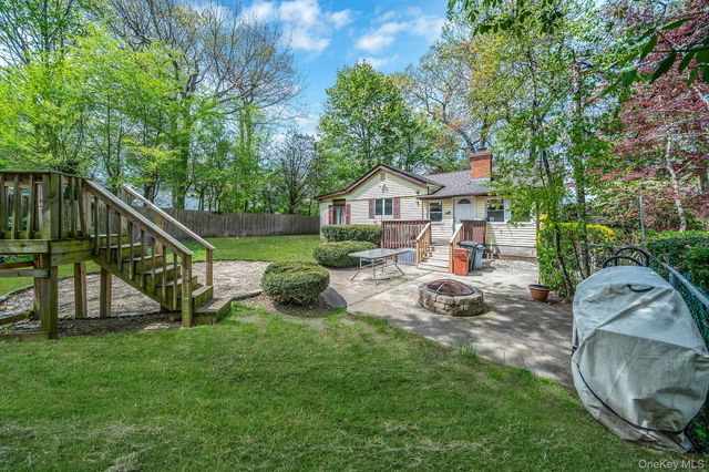 18 Houghton Boulevard, Stony Brook, NY 11790