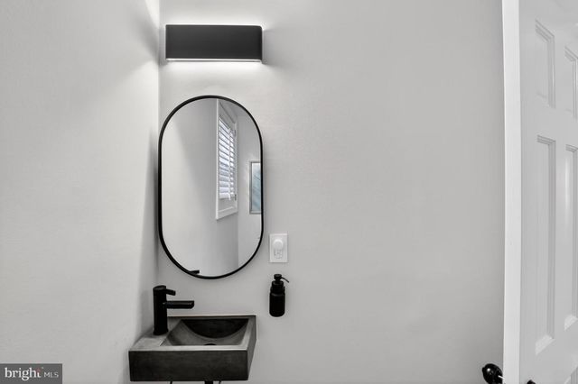 5445 30TH ST NW, Washington, DC 20015