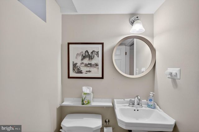 5445 30TH ST NW, Washington, DC 20015