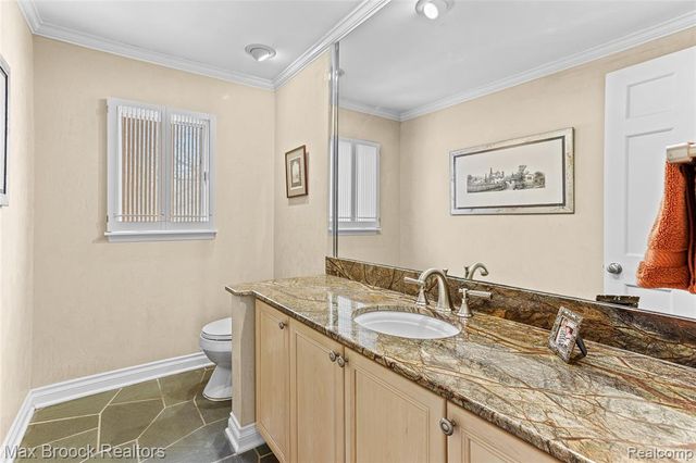 25933 Hersheyvale Drive, Franklin, MI 48025