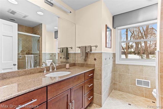 25933 Hersheyvale Drive, Franklin, MI 48025