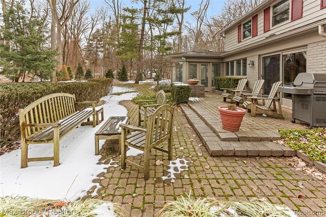 25933 Hersheyvale Drive, Franklin, MI 48025