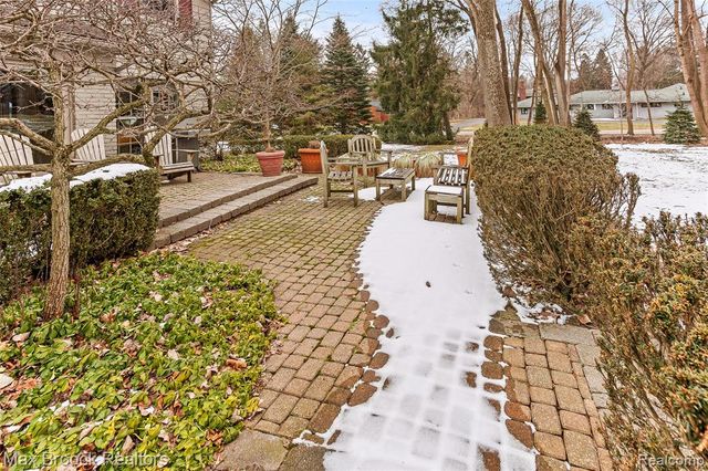 25933 Hersheyvale Drive, Franklin, MI 48025